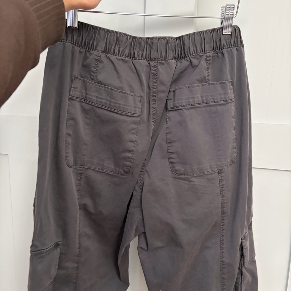 NWOT Abercrombie & Fitch Grey zipper pull on wide leg Cargo pants - Picture 3 of 5